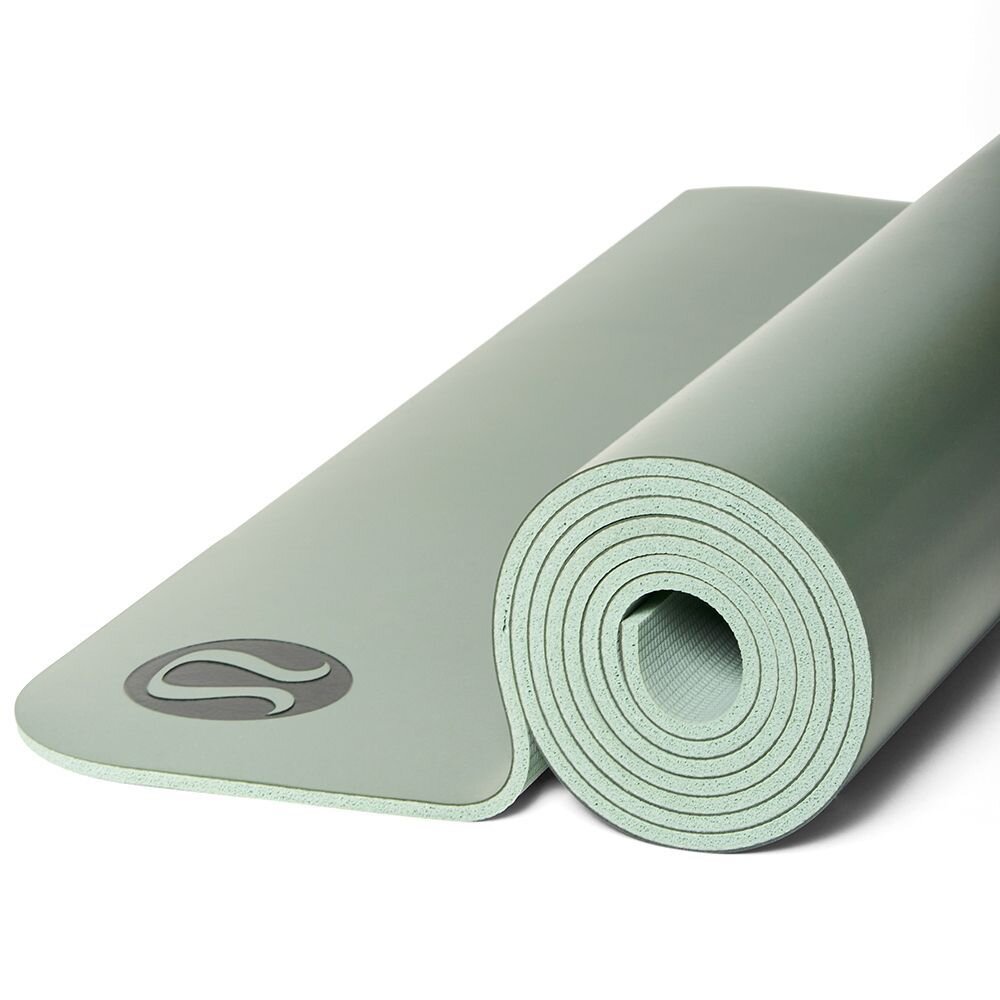 clean alo yoga mat